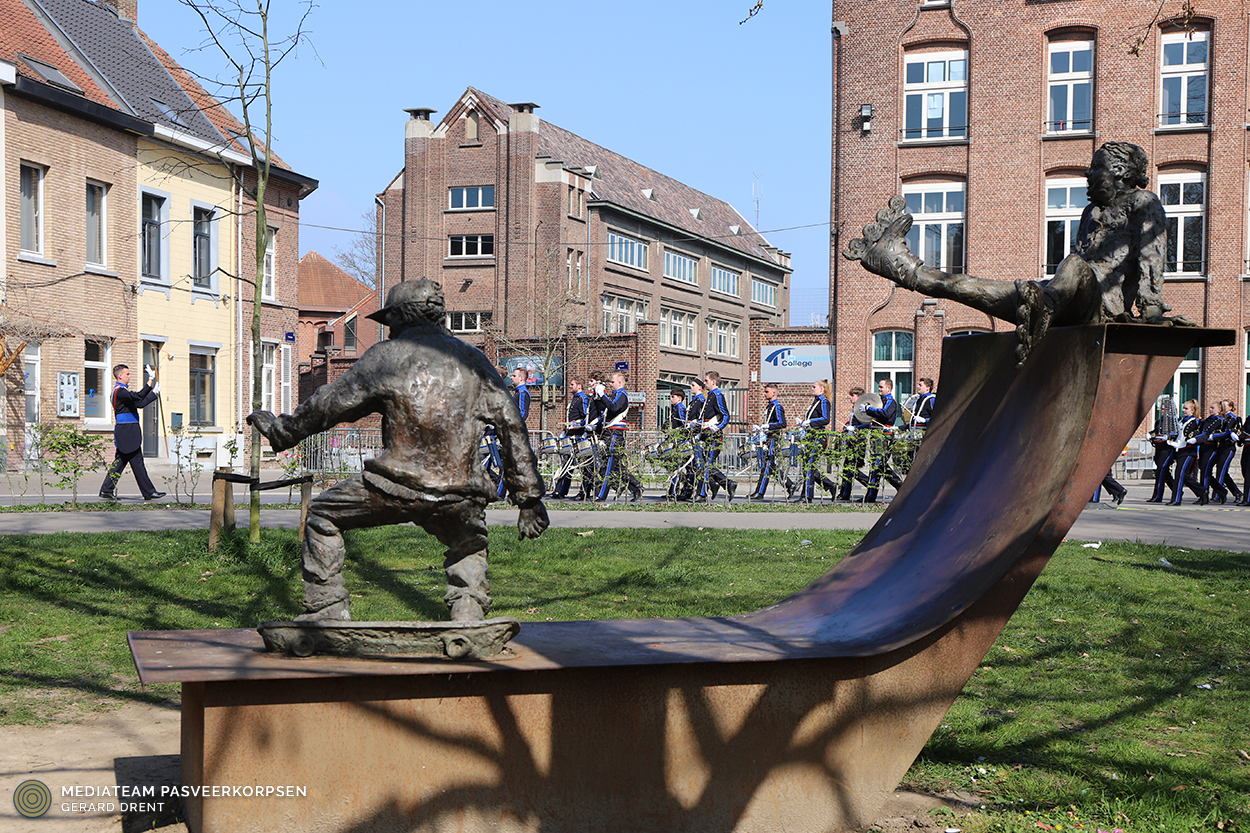 (01) - Halle GRDrent